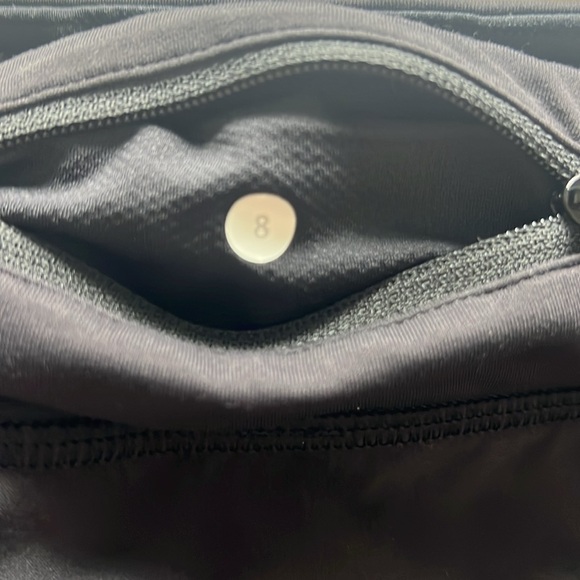 Lululemon speed up shorts 2.5” - Picture 5 of 7